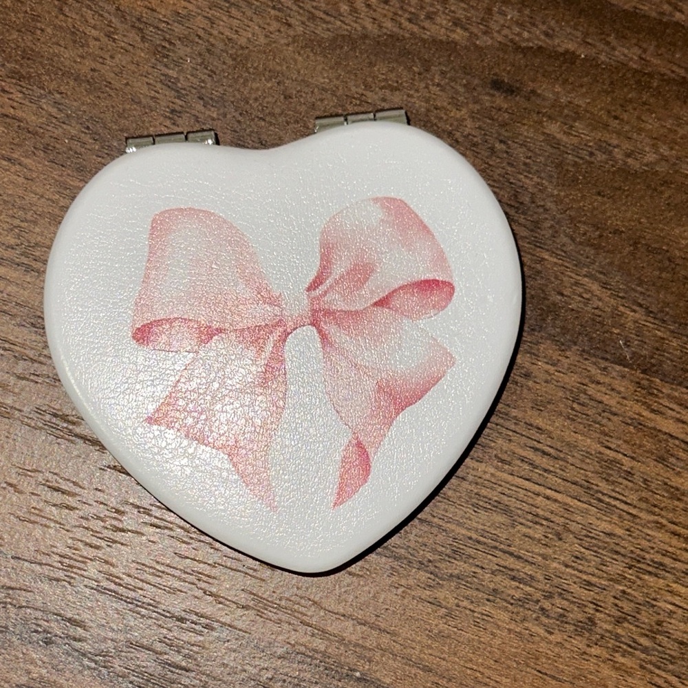 Heart-Shaped White Compact with Pink Bow